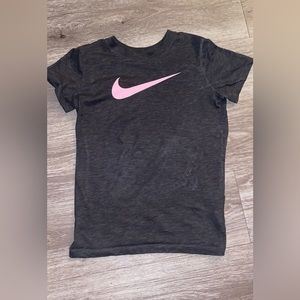 Nike dri-fit tee ♡.